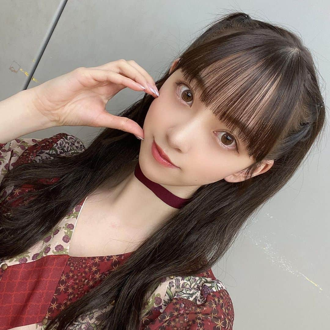 堀未央奈さんのインスタグラム写真 - (堀未央奈Instagram)「💖🎀🤍  推しの子をみているので アイドル時代の写真を久しぶりに見返してた…  1枚目はFNS歌謡祭 2枚目は最後の紅白歌合戦 のとき🐈🤍懐かしい  歌番組でいろんな髪型したりコラボするのがすきでした」5月11日 18時43分 - horimiona_official