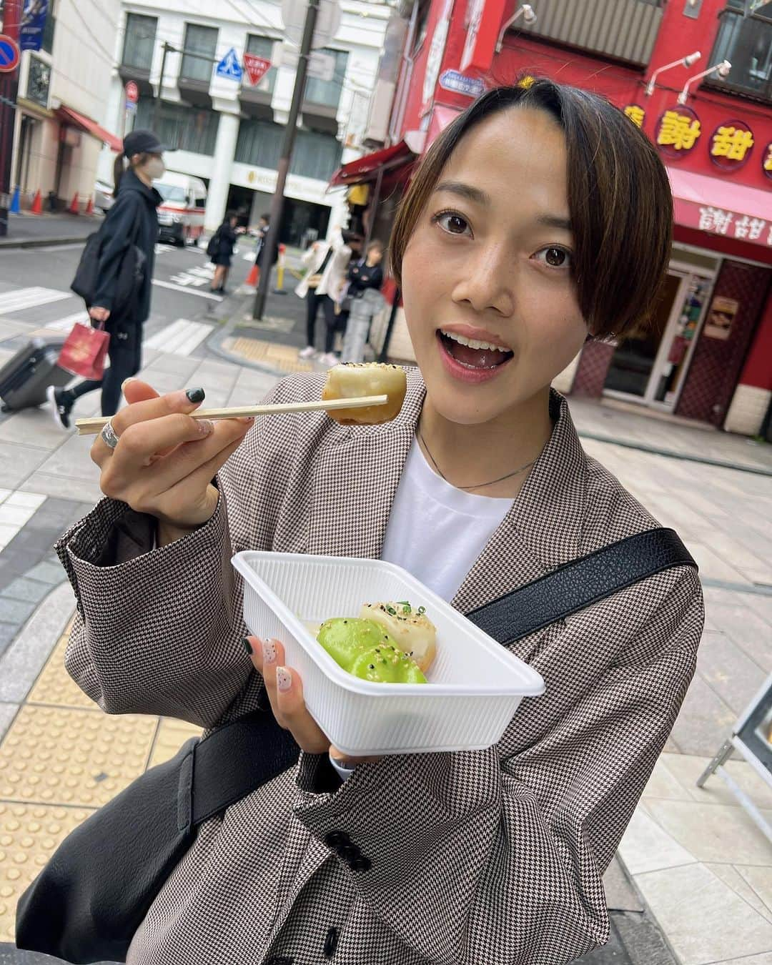 木崎あおいさんのインスタグラム写真 - (木崎あおいInstagram)「_ 小籠包おいしくてこんな顔🥸(3枚目)  #yogiboweリーグ  #日テレ東京ヴェルディベレーザ  #木﨑あおい」5月11日 18時51分 - aoi_kizaki