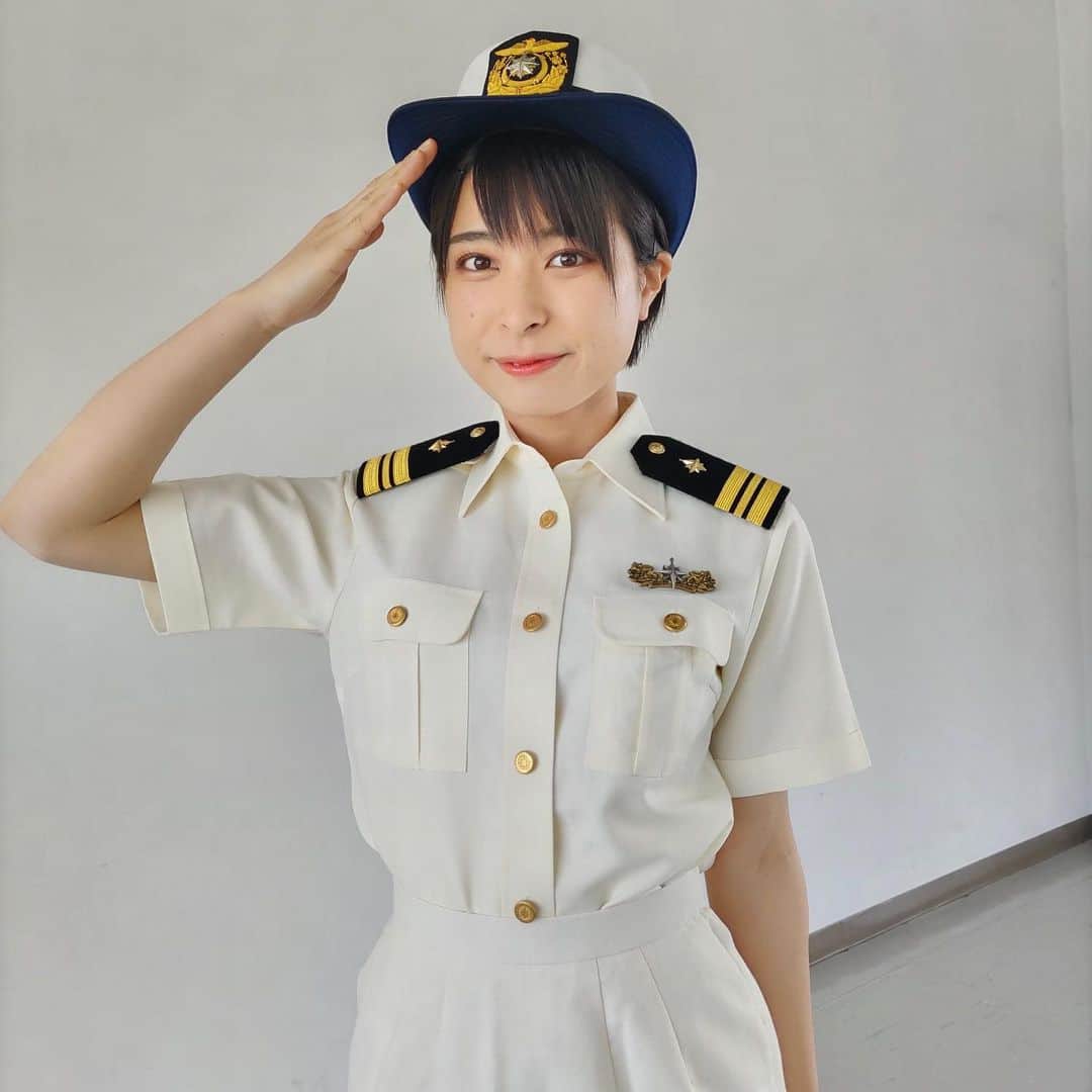 かほなんのインスタグラム：「🏝ご報告🏝  先日、海上保安部のお仕事をさせていただきました！🚢✨  制服も着たよー！ビシッと！カッコいいね〜！！😆✨  ポスターも数点制作！ 第一弾のポスターは現在対馬の各所にて掲示中です🙆‍♀️  水面下でとある企画も始動…！ いろいろ盛りだくさんなんです…！！😌 続報をお楽しみに！  海でも、ご安全に！  #海上保安部 #海保 #対馬 #さばいどる  #かほなん」
