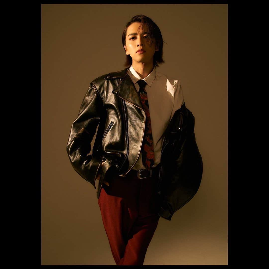 飯島寛騎さんのインスタグラム写真 - (飯島寛騎Instagram)「🖤❤️ stay tuned.  ○Hair&Make 　牧野裕大  @yudai_makino  ○Stylist 　久保田姫月  @hizuki__am2.00  ○Lighting 　長谷川誠  ○Photographer 　北圃莉奈子  @rinakokitahatake  #作品撮り」5月11日 19時08分 - hiroki_iijima_official