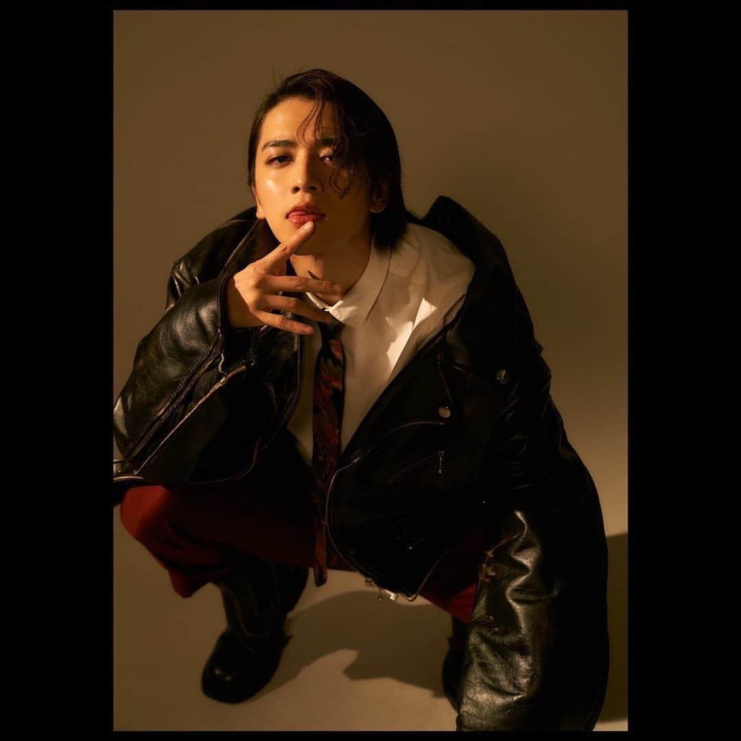 飯島寛騎さんのインスタグラム写真 - (飯島寛騎Instagram)「🖤❤️ stay tuned.  ○Hair&Make 　牧野裕大  @yudai_makino  ○Stylist 　久保田姫月  @hizuki__am2.00  ○Lighting 　長谷川誠  ○Photographer 　北圃莉奈子  @rinakokitahatake  #作品撮り」5月11日 19時08分 - hiroki_iijima_official