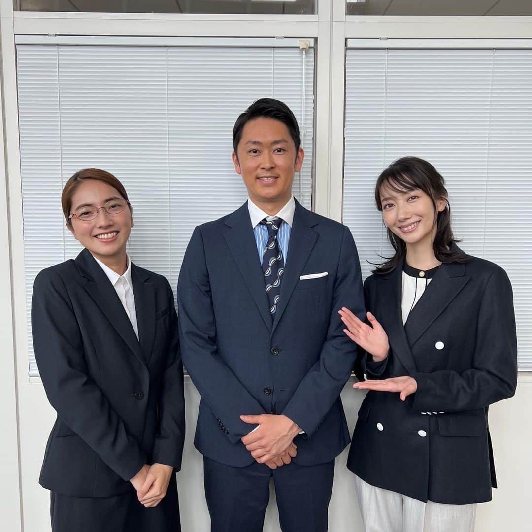 木下康太郎のインスタグラム：「実は…   フジテレビ水曜よる10時から放送中のドラマ『わたしのお嫁くん』の第5話に出演させていただきました！  皆さん、見つけられましたか？🫣 ガチガチに緊張していた、会社説明会での司会者が私です（笑） セリフまでいただいて、本当にありがとうございました🙇  見つけられなかった方は#tver または、#fod で是非もう一度ご覧ください！  出演者、そして製作スタッフの皆様、貴重な経験をさせていただき本当に有難うございました✨  #わたしのお嫁くん #以前ご一緒した助監督の方が監督になっていて感激 #フジテレビ #アナウンサー」