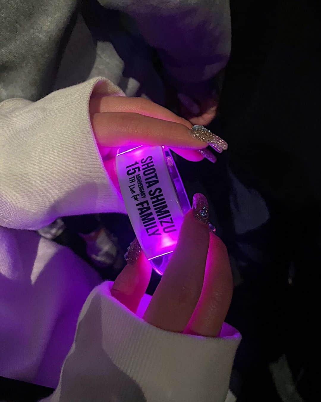 Arika Kuriharaのインスタグラム：「SHIMIZU  SHOTA 15th LIVE🤍🤍  7月もたのしみ増えた♡🎤 @s.shota0227   いぇーい♡  #清水翔太」