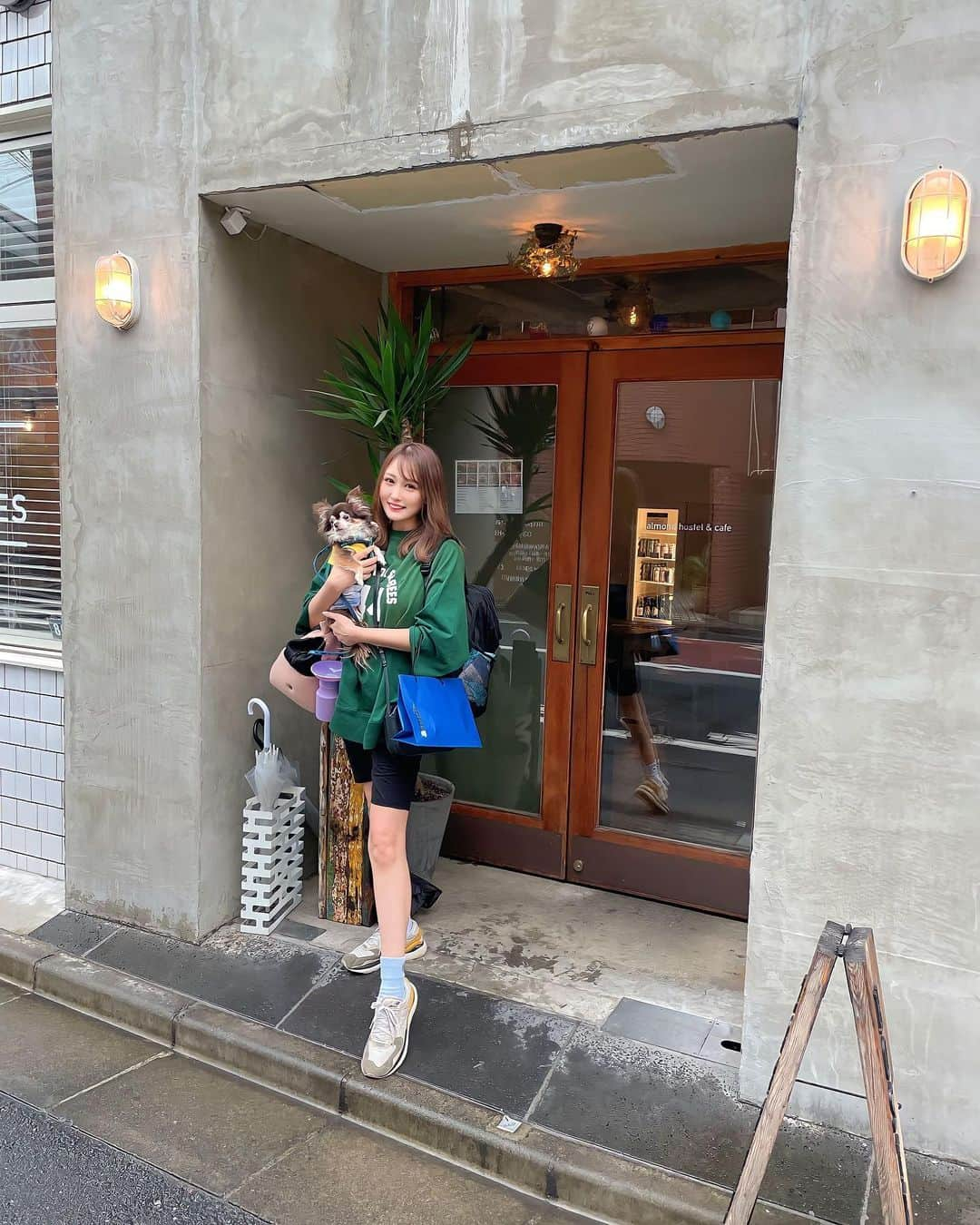 七瀬美月さんのインスタグラム写真 - (七瀬美月Instagram)「almond hostel and cafe ☕️🐶 お久しぶりのさきまると🩵🐻‍❄️  ここのdogcafe行ってみたくて行けて嬉しい🩶☕️  こぐまる久々だったからか仲良く遊べなかった😂 雨だったから次は晴れの時にドックランへいきましょ🌞  photo📷´- @manami_aramichi 🪻🪷  #代々木八幡#代々木cafe #膝小僧に顔あるw#☔️ #almondhostelandcafe  #dogcafe#東京dogcafe  #ランチ#🐶🐶🐶#カフェ巡り #太ったけどさきが細く撮ってくれた😂 #バイカーショーツ#賛否w#code#ootd」5月11日 19時16分 - yskwask1114