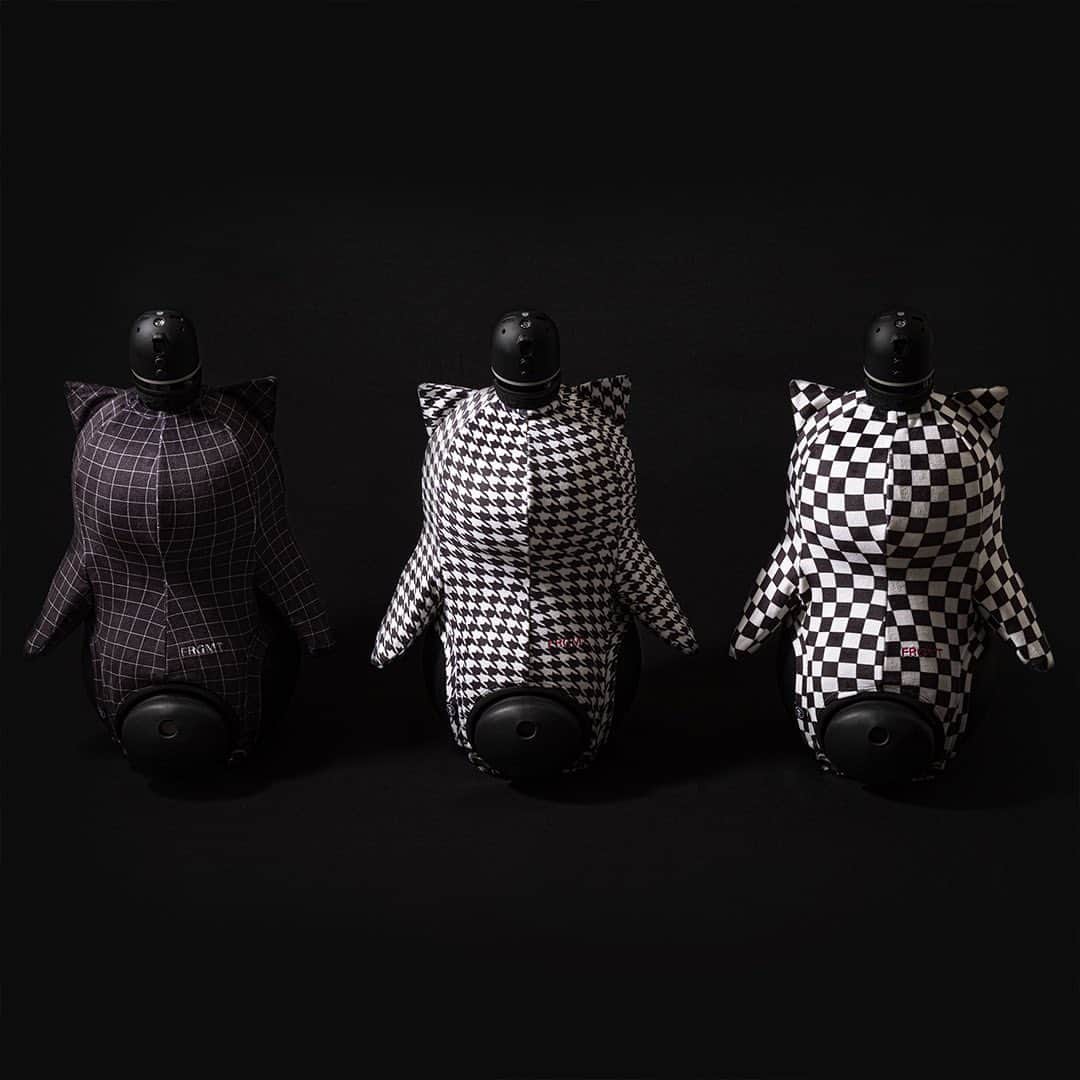 LOVOTさんのインスタグラム写真 - (LOVOTInstagram)「⠀ LOVOT × fragment design 「FRGMT HOUNDSTOOTH CHECK WEAR(#千鳥格子) 」  ⠀ ＊5月16日 販売開始 ⠀ @lovot_official #LOVOT #らぼっと #fragmentdesign #FRGMT」5月11日 19時31分 - lovot_official