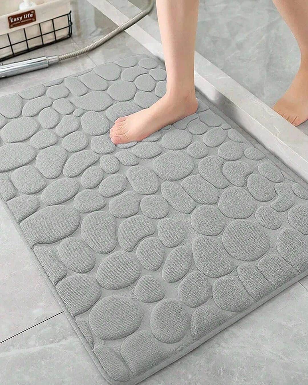 SHEINのインスタグラム：「Bring the rustic vibes inside with this cozy faux cobblestone bath mat 🛁💕  🔎14391810 14392018 15816454 14392398  #SHEIN #SHEINstyle #fashion #chic #saveinstyle」