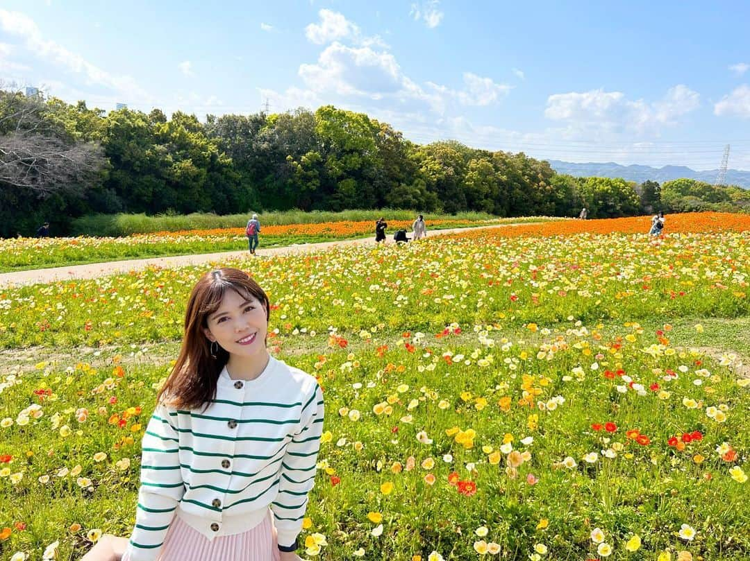 上坂由莉さんのインスタグラム写真 - (上坂由莉Instagram)「📍 万博記念公園 ⁡ 行った日はちょうどポピーが満開でした🌼 ポピーて色味がめちゃくちゃ可愛いですよね🧡 ⁡ じとーっとした梅雨は苦手なんですが、 紫陽花も好きなので、それだけが楽しみ🧚‍♀️🩵 ⁡ ⁡ #万博記念公園 #万博公園 #ポピー #お花畑 #春休み #観光スポット #太陽の塔 #関西ドライブ #大阪旅行 #関西お出かけ #おでかけスポット #大阪観光 #大阪旅行」5月11日 19時41分 - yuri_yoga.727