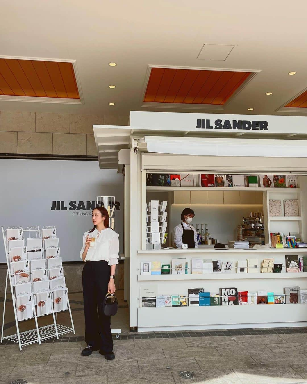 泉見祐希のインスタグラム：「JIL SANDER KIOSK🖤」