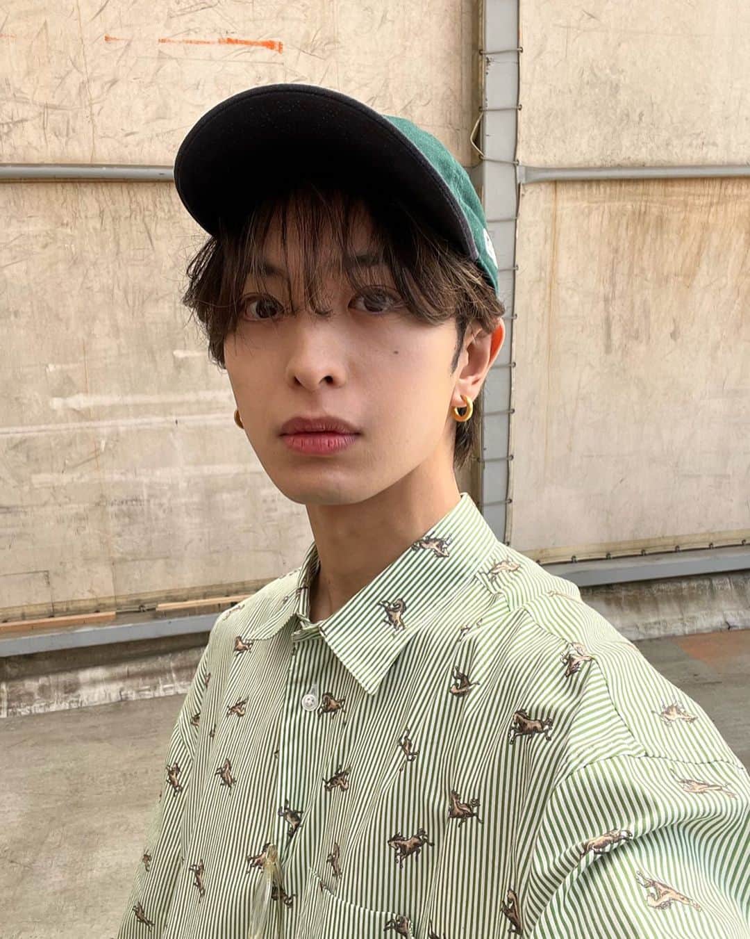 木村慧人のインスタグラム：「明日"mini6月号" 発売です✨ 是非チェックしてください📚」