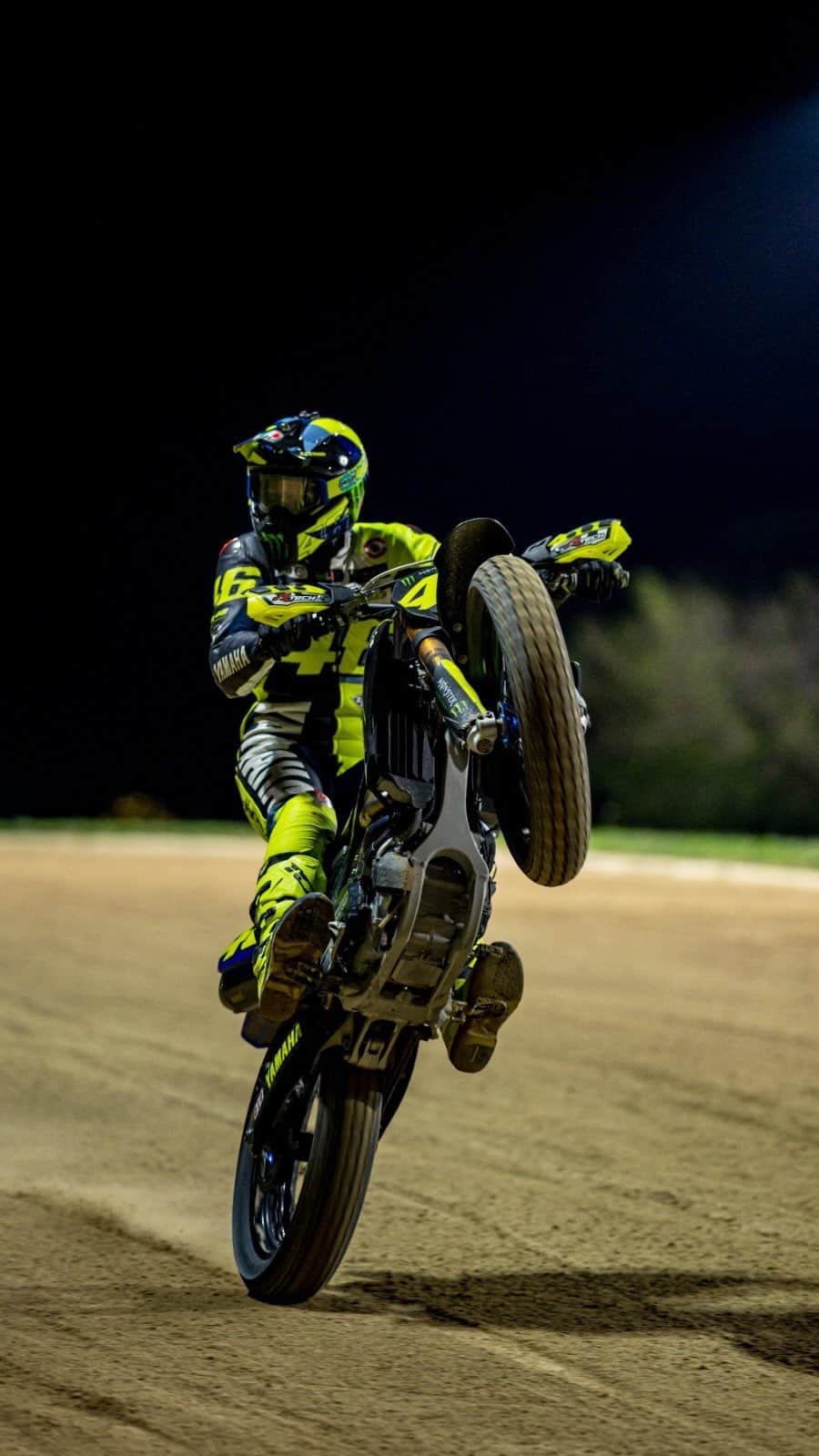 バレンティーノ・ロッシのインスタグラム：「Magic place 🪄✨💫 SloMo by @falex79」