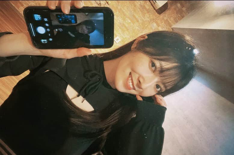 日下部美愛さんのインスタグラム写真 - (日下部美愛Instagram)「なんかこれ流行ってるみたいだからやってみた ⁡ ⁡  #selfie #黒髪 #黒髪ロング  #動漫 #粉我 #角色扮演 扮演 #时装 #时装模特 #自拍 #animegirl #instagood #followforfollowback #japan  #idol #followme」5月11日 20時02分 - miakusakabe_official