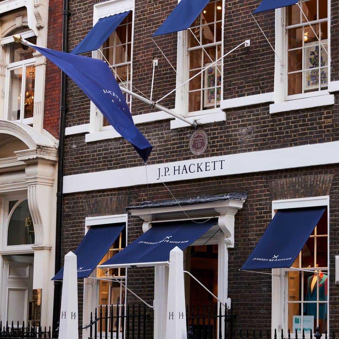 ハケットのインスタグラム：「Savile Row the home British high end bespoke tailoring for hundreds of years and home to our flagship store.  #HowToHackett」