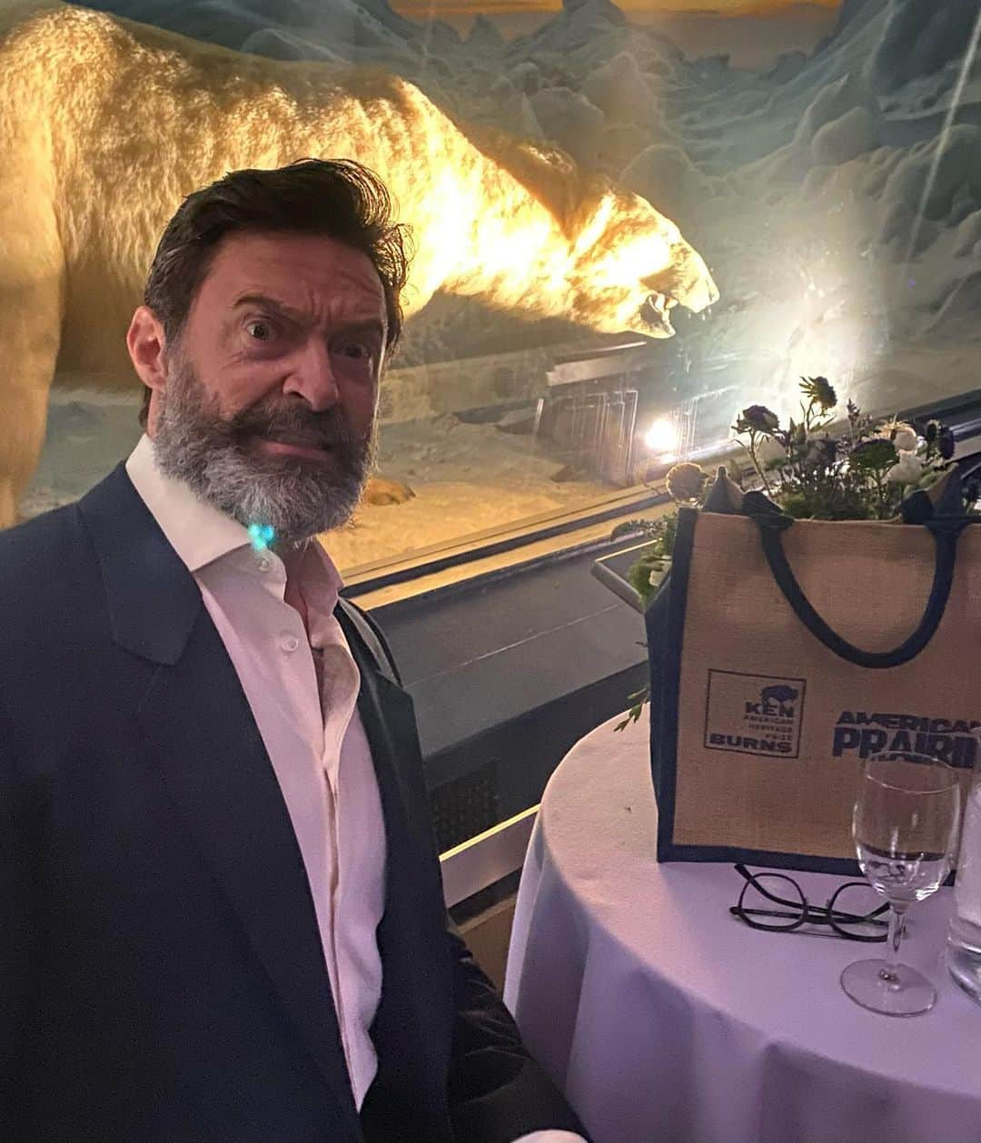 ヒュー・ジャックマンさんのインスタグラム写真 - (ヒュー・ジャックマンInstagram)「😳」5月11日 20時05分 - thehughjackman