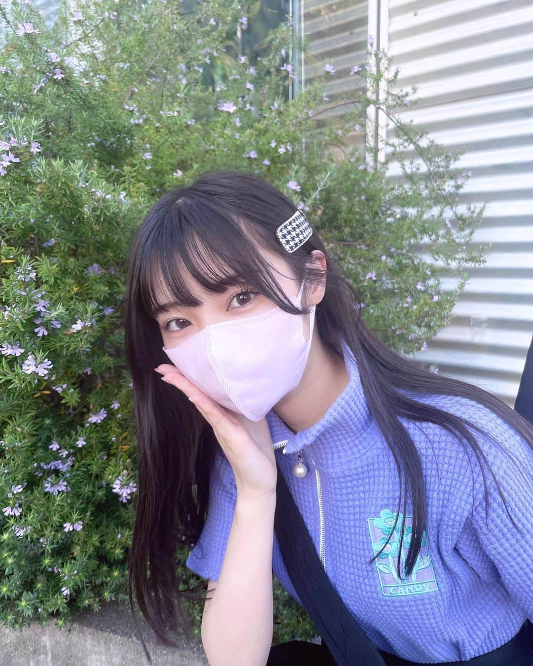 のインスタグラム：「🪻☁️  新しく買った可愛いトップス 今日の気温着れそうだったから着ちゃった💟   #SKE48 #idol #アイドル #黒髪ロング  #トップス #マスクメイク #アイメイク #まつ毛 #カラコン #ljk #05」
