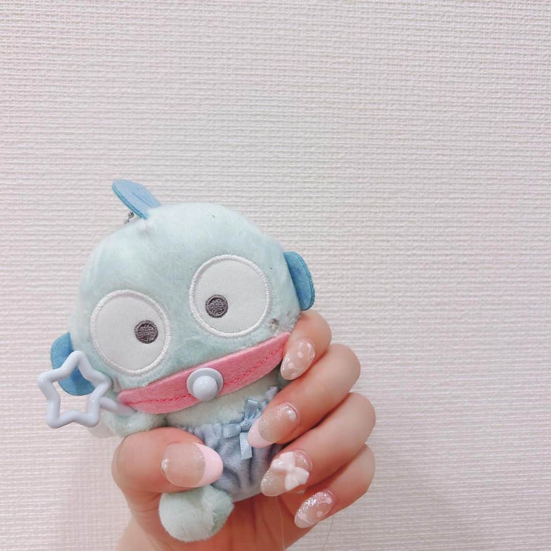 のインスタグラム：「💅🏻 . . #newnails  #nails  #リボンネイル  #ハンギョドン」