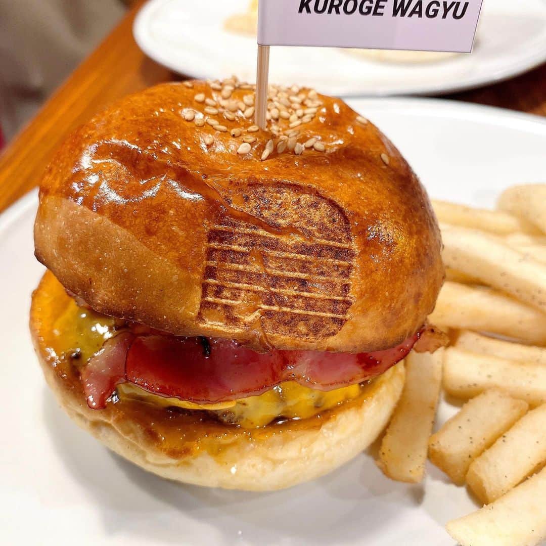 瀧脇笙古さんのインスタグラム写真 - (瀧脇笙古Instagram)「🍔hamburger🍔 ⁡ ⁡ ⁡ ⁡ 黒毛和牛100%なんて最高だね ⁡ ⁡ ⁡ ⁡ #イコラブ #ハンバーガー #hamburger #🍔」5月11日 20時22分 - takiwaki_shoko_
