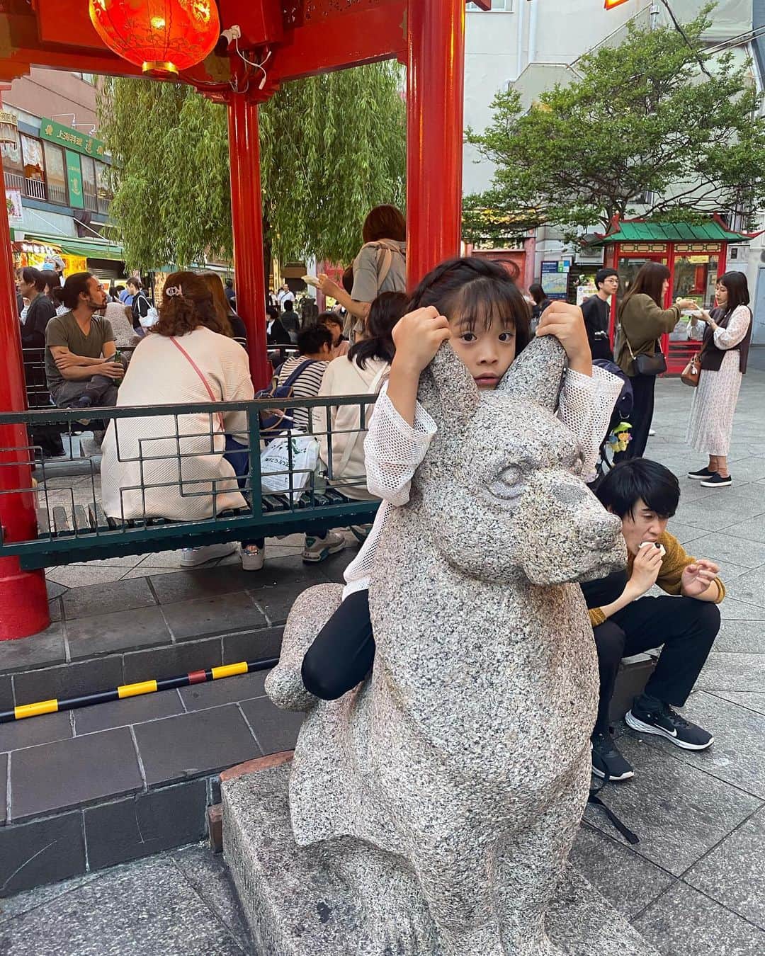 MARIKOさんのインスタグラム写真 - (MARIKOInstagram)「. . 南京町🇨🇳🐼🤍🍴 . . . . . . . . . . #南京町 #神戸 #🇨🇳  #南京町食べ歩き」5月11日 20時48分 - marichi.1010