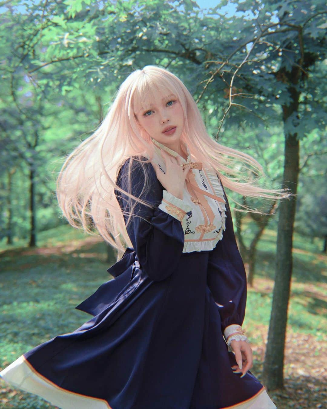 ポニーのインスタグラム：「Hello May🌼  📷 @faust_vici」
