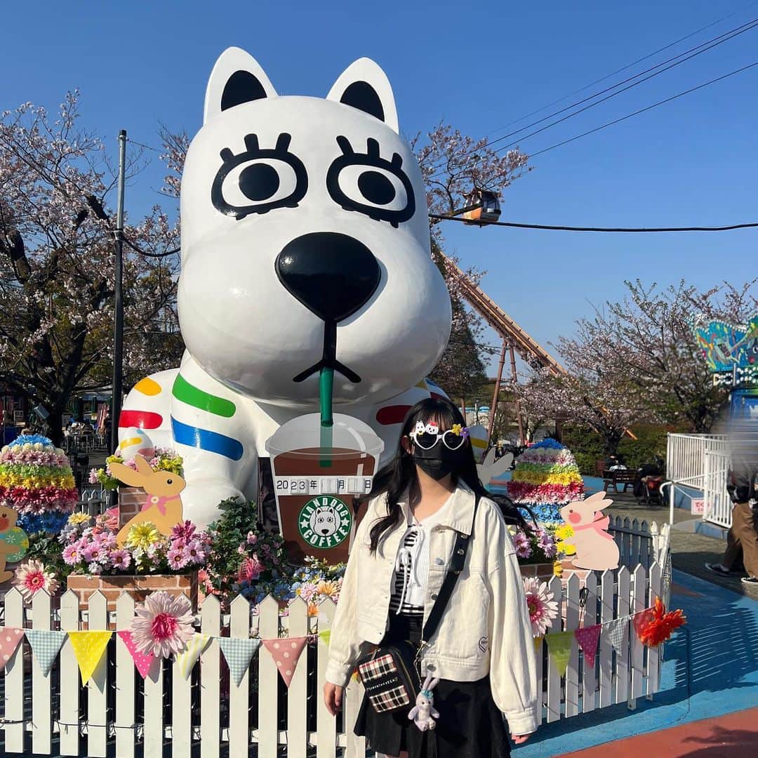 馬場彩華のインスタグラム：「🎡🐰❕   楽しかったまた行きたい🪽   #よみうりランド #04 #fyp #遊園地」