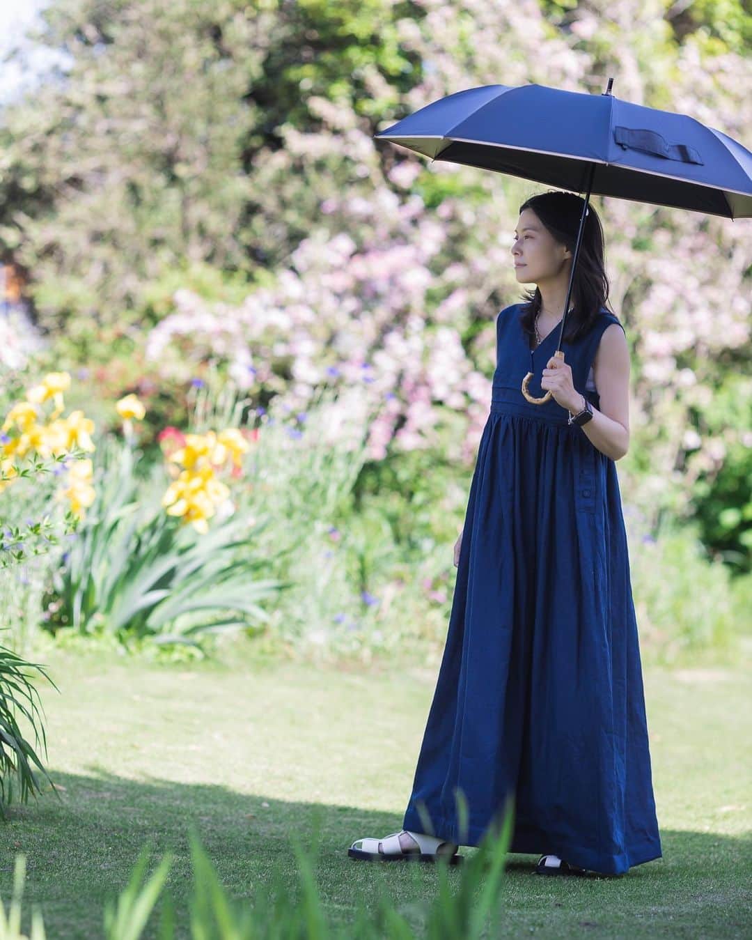 七瀬遥のインスタグラム：「今日の予想外の大雨に、、☔️☔️  傘持ってなかったんだけど  運良く傘を貸して頂けて🙏✨  濡れずに済みました🥹  感謝💖🌈✨  #雨#傘#happy #beautiful #day#life#smile#fun#love#model#good#friend#family#happiness#good#tokyo#japan」