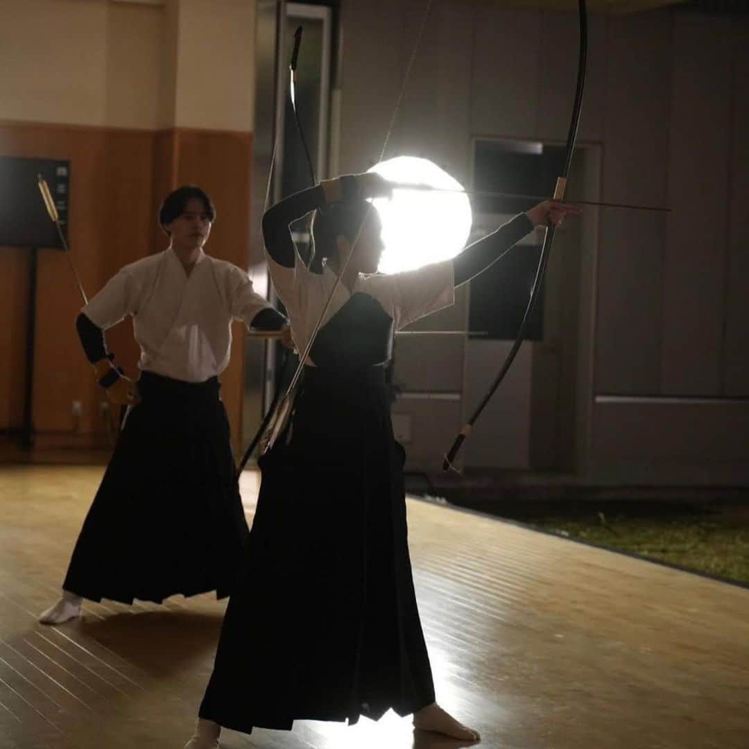 山下萌亜さんのインスタグラム写真 - (山下萌亜Instagram)「. . .  東京ビジュアルアーツ専門学校 の映像制作　「13月の風」　 に参加させていただきました。  弓道初めて1年 まだまだ至らないとこばかりだけど、この作品に参加できてすごく楽しかったです。 そしてたくさん弓道のことを勉強できました。　 . . #弓道#弓道女子#和弓#kyudo#13月の風#オフショット#萌亜#portraitphotography#asian#モデル #俳優#actress#東京ビジュアルアーツ専門学校」5月11日 21時25分 - _8_7__moa