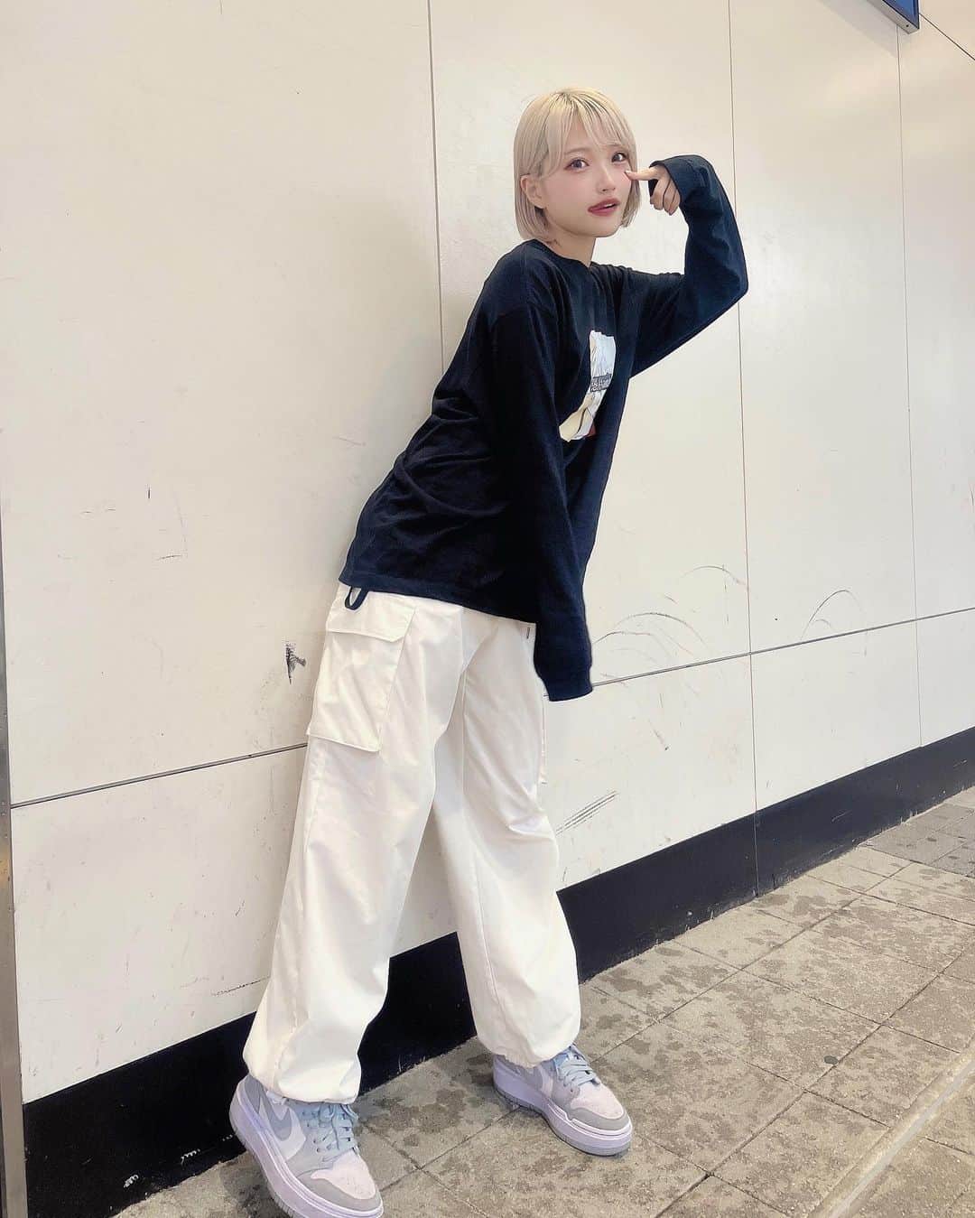 東條ゆりあのインスタグラム：「新しいスニーカーほしいなーて考えてる」