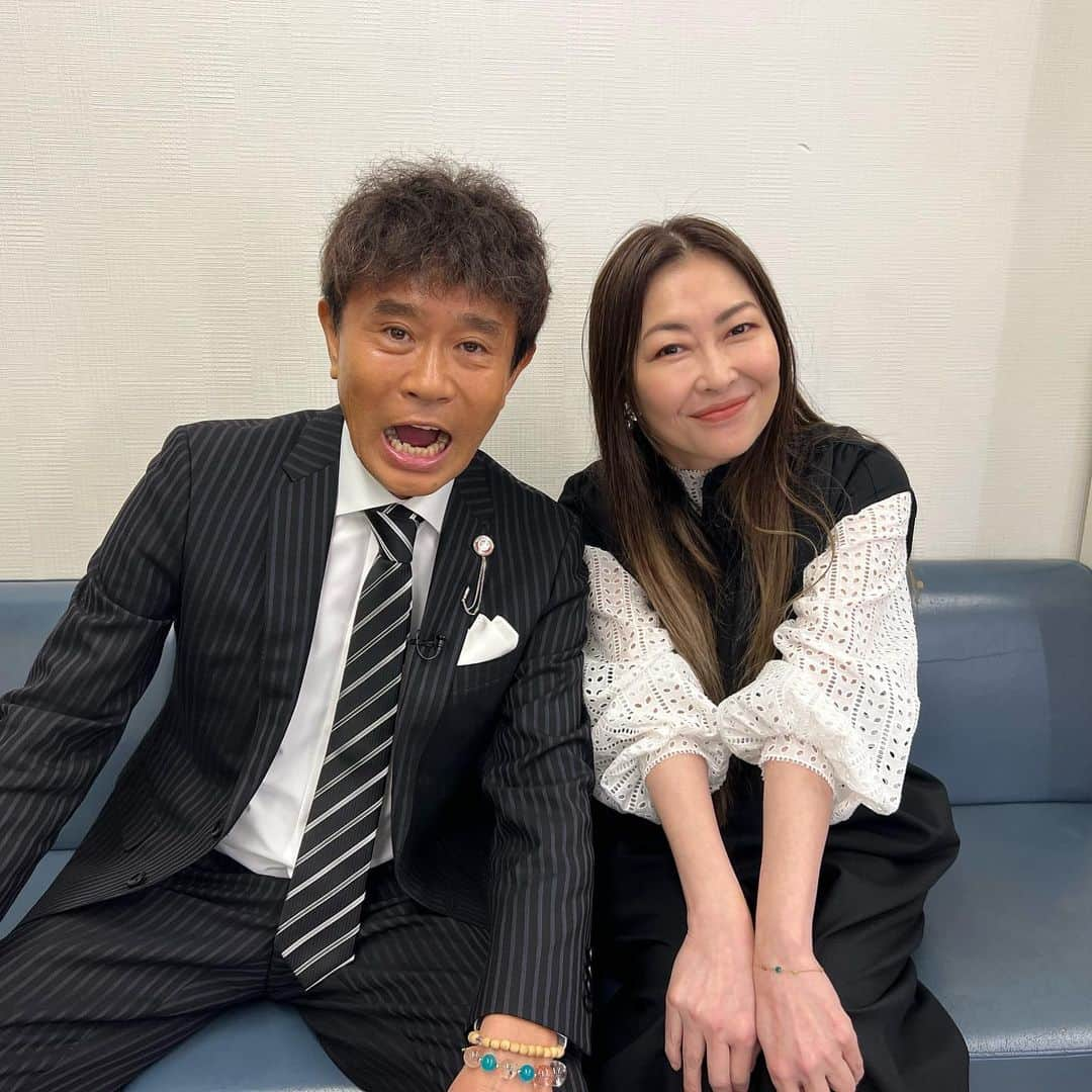 中山美穂のインスタグラム：「とら兄ちゃん、これからもお元気に長生きしてね。 だいぶ後から追いかけます笑  #プレバト  #浜田雅功  #もしも願いが叶うなら  #毛利3兄妹  #未来と書いてみき」