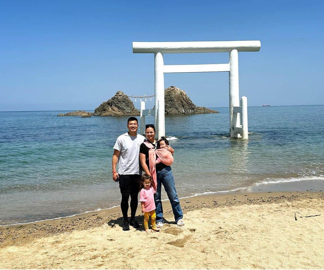 エリナ シルカのインスタグラム：「👫⛩️」