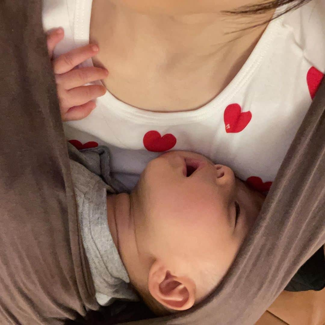 神田咲凛さんのインスタグラム写真 - (神田咲凛Instagram)「スリーピングベイビー👶🏻 おめめとおくち開きがち👀👅  . . . . . . . . . . . . . . . . . . . . #赤ちゃんのいる生活 #赤ちゃんのいる暮らし #赤ちゃんコーデ #赤ちゃん服#赤ちゃんがいる生活 #令和4年ベビー #生後6ヶ月女の子 #新米ママ#新米ママと繋がりたい#新米ママ#新米ママと繋がりたい #ワンオペ#ワンオペ育児 #ママライフ#女の子ママ#5ヶ月ベビー　#成長記録#7ヶ月ベビー」5月11日 21時32分 - t12345vxq