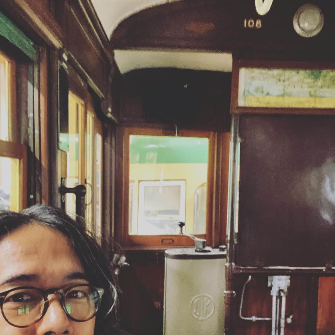 後藤正文のインスタグラム：「At the Enoshima Electric Railway depot.  It was the great experience.  江ノ電の車庫。  #江ノ電 #kamakura #asiankungfugeneration #サーフブンガクカマクラ」