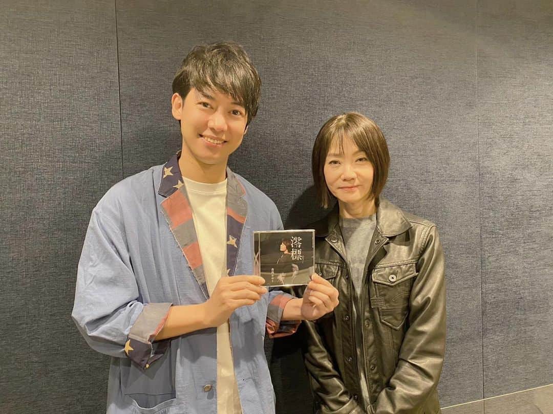 松阪ゆうきさんのインスタグラム写真 - (松阪ゆうきInstagram)「毎週日曜日 絶賛放送中📻  松阪ゆうき念願のレギュラーラジオ番組 『松阪ゆうきのスマイルラジオ📻』  今月5月は、  第1,2週目に 岐阜県出身お笑いコンビ 『流れ星⭐︎』のお2人。  更に4週目のゲストは NHK紅白歌合戦19回出場を誇る大先輩 『香西かおり』さんをお迎えしてお送りします！  毎週日曜日 朝5:00〜5:30  山形放送📻 15:30〜16:00  ぎふチャン📻  ぜひ聴いてね♪  今はradikoというアプリで 全国のラジオが聴ける時代ですので 対象地域にお住まいの皆さまもぜひ🙏  皆さまからの メッセージも募集中です‼️  6月のテーマは、梅雨入りという事で 『あなたの傘事情☂️』 ぜひ皆さまのエピソードお待ちしています😁  宛先は ✉️smile@subaradi.com   またお便りの方は  〒153-0051 東京都目黒区上目黒3-16-1-4階 『松阪ゆうきのスマイルラジオ』係まで  ぜひ❣️ ゆうきを出してお送り下さい（笑） お待ちしています😁  ゆうき♪  #松阪ゆうき  #スマラジ  #香西かおり さん #nhk紅白歌合戦  #nhk紅白  #紅白歌合戦  #流れ星 さん #ぎふチャン  #山形放送  #radiko  #聴いてね」5月11日 21時45分 - matsuzaka_yuuki
