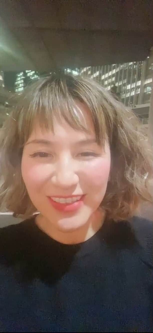 横沢ローラのインスタグラム：「今日はローラさんはポンコツらしいので、スタッフが代わりにアップします byスタッフY」