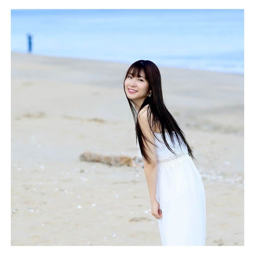 愛聖りさのインスタグラム：「. 久しぶりに海外の海にも行きたいです。 . #ポートレート #撮影 #撮影会 #リク撮 #モデル #海辺 #portrait #photo #shooting #model #seaside #instagood #followme」