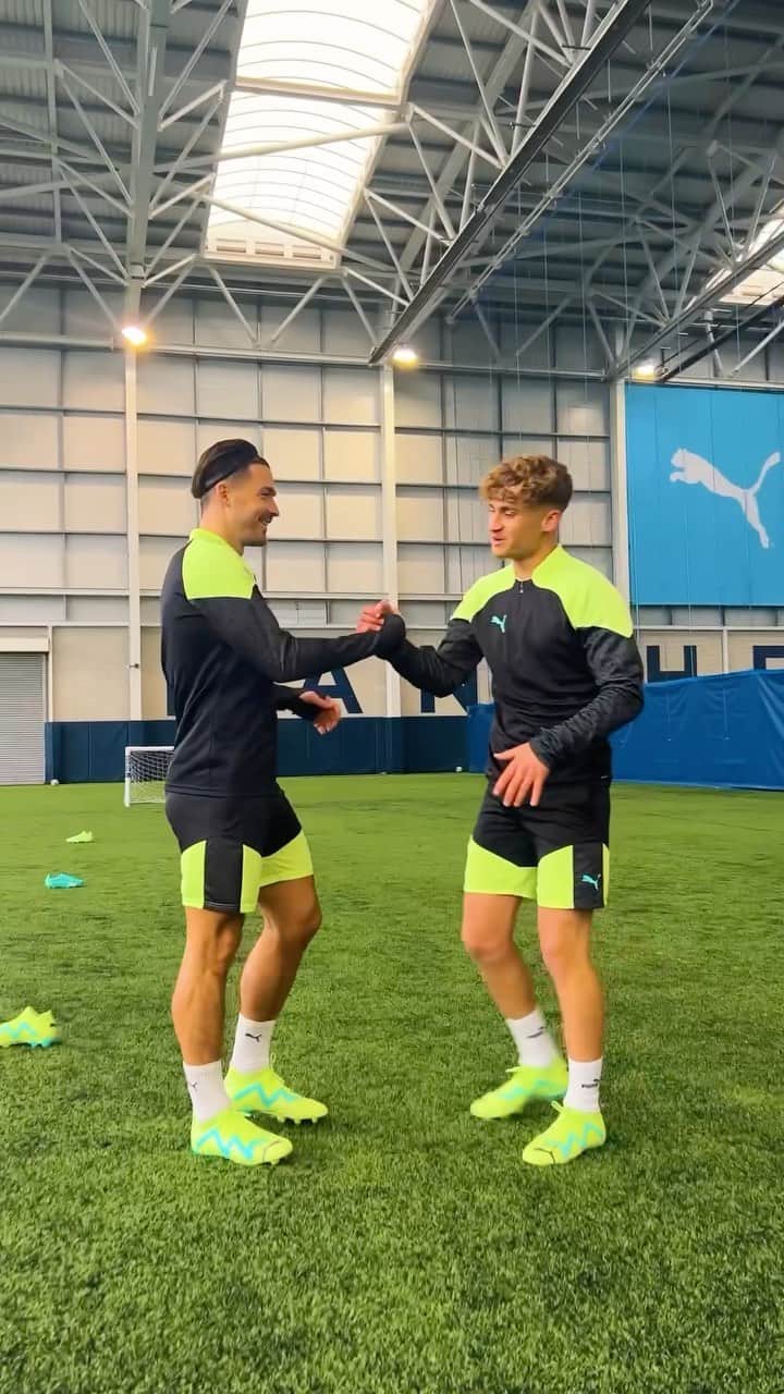 ジャック・グリーリッシュのインスタグラム：「How satisfying is that last one 😍 @jackgrealish @footballtekker5」