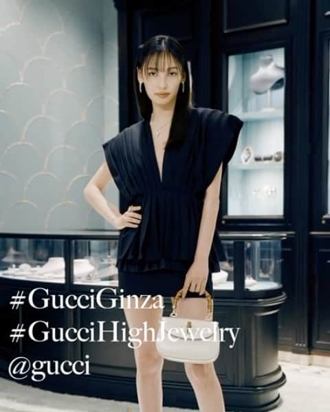 大政絢のインスタグラム：「GUCCI銀座で特別展示されている fine jewelry collection ✨  自然界の象徴である花々を、コンテンポラリーなデザインで表現したグッチの美しい世界観に…💎  @gucci #GucciGinza #GucciHighJewelry」