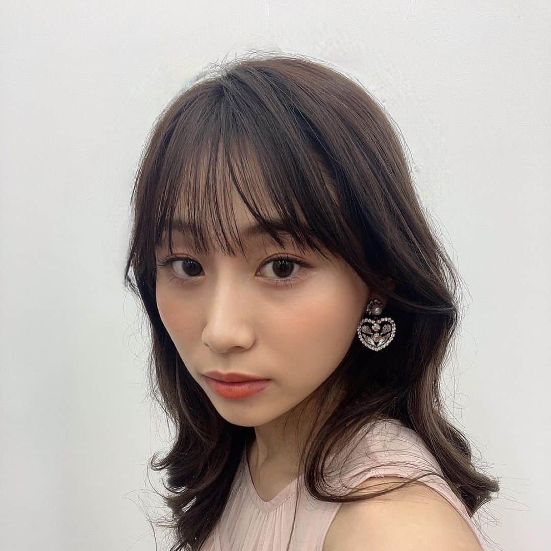 青海ひな乃さんのインスタグラム写真 - (青海ひな乃Instagram)「CanCamRoomに出演させていただきました！ メイクも衣装も可愛くてお気に入り💄🖤 . . . #cancam」5月11日 22時01分 - aoumi_00
