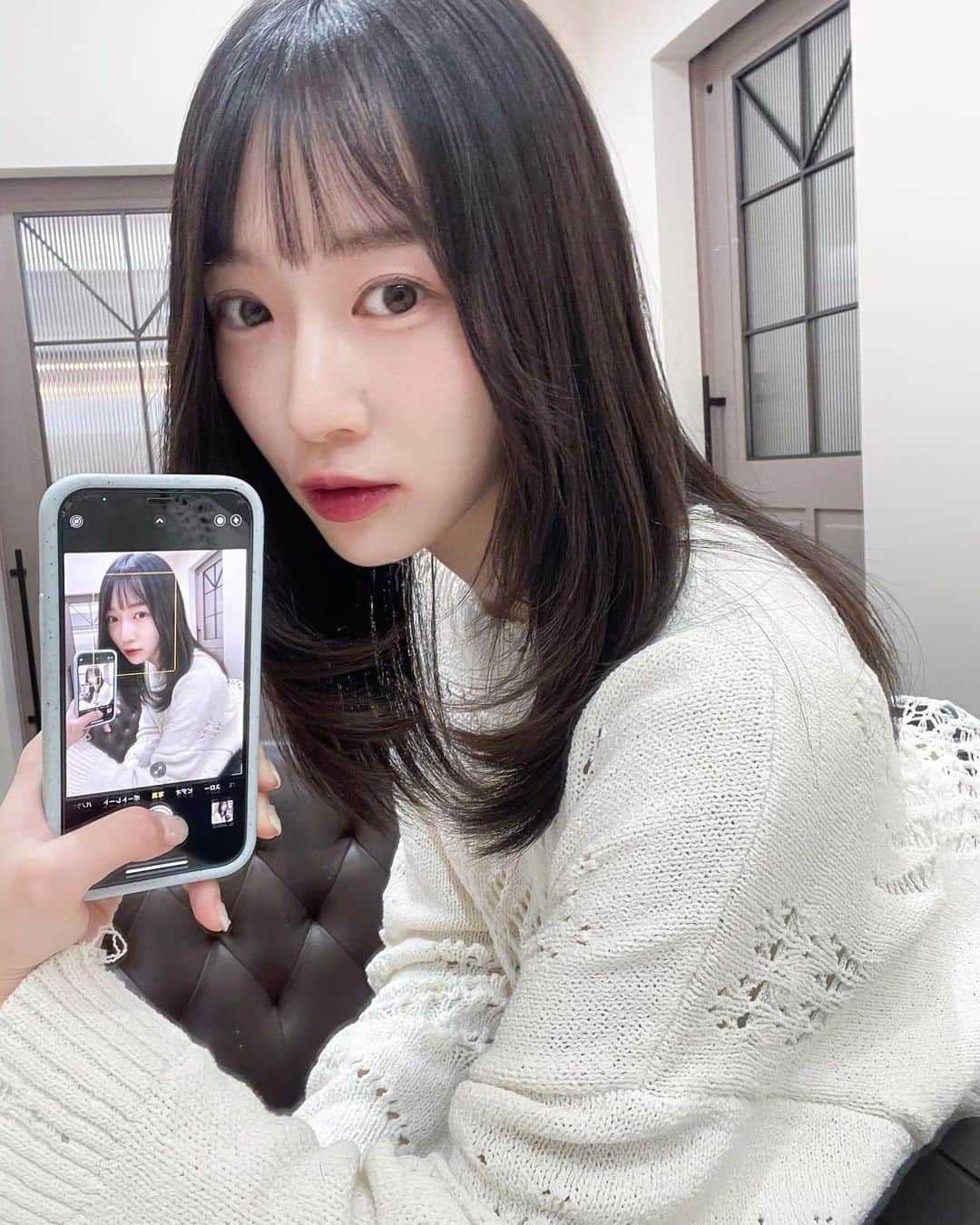 越智ゆらの（ゆらゆら）さんのインスタグラム写真 - (越智ゆらの（ゆらゆら）Instagram)「流行りの撮り方？してみたけどこれ、合ってる、、？  髪可愛くしてもらいました🧠 by @lewinxiaochi」5月11日 22時20分 - yula1018