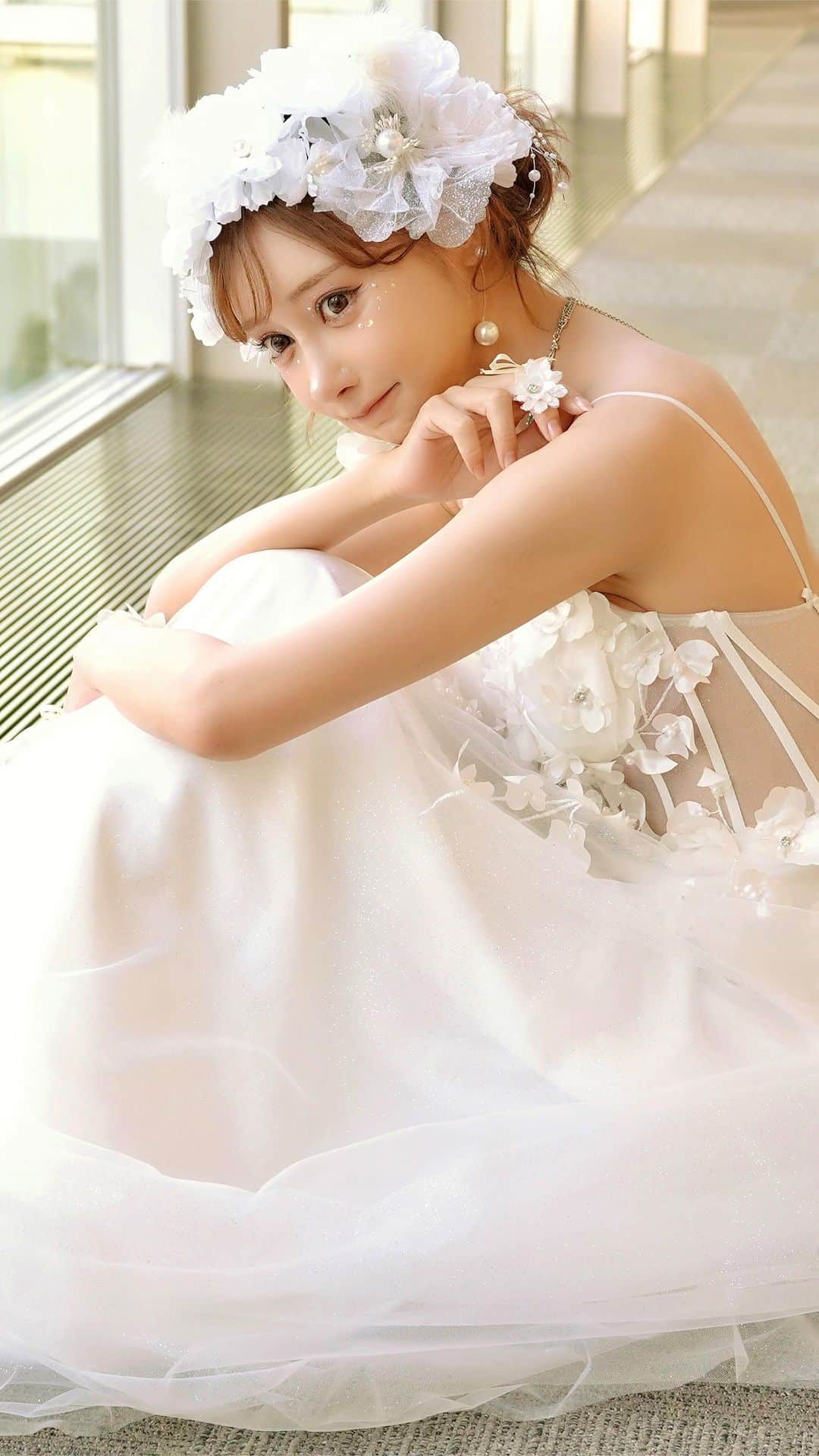 明日花キララのインスタグラム：「今回はまっしろ👰🏻‍♀️🪽 札幌コレクションありがとうございました🪽」