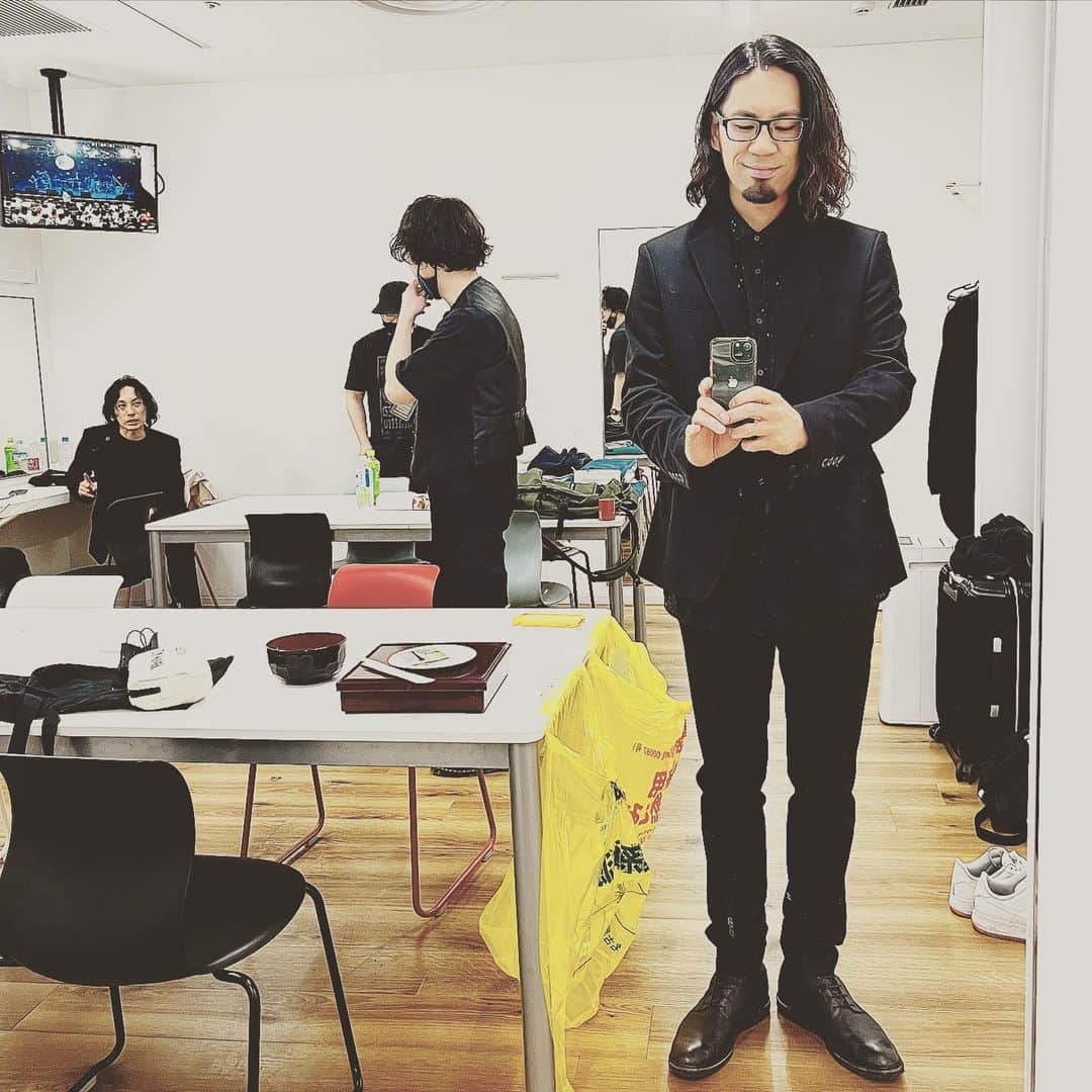 神田雄一朗のインスタグラム：「brainchild's@名古屋もサイコウにエモく終了！ ファンのみんなが入場している最中 楽屋はワイワイくだらない話で盛り上がる😆 なんだかとってもクリーンで健全な 風通しの良い状態のbrainchild's7期。です〜」
