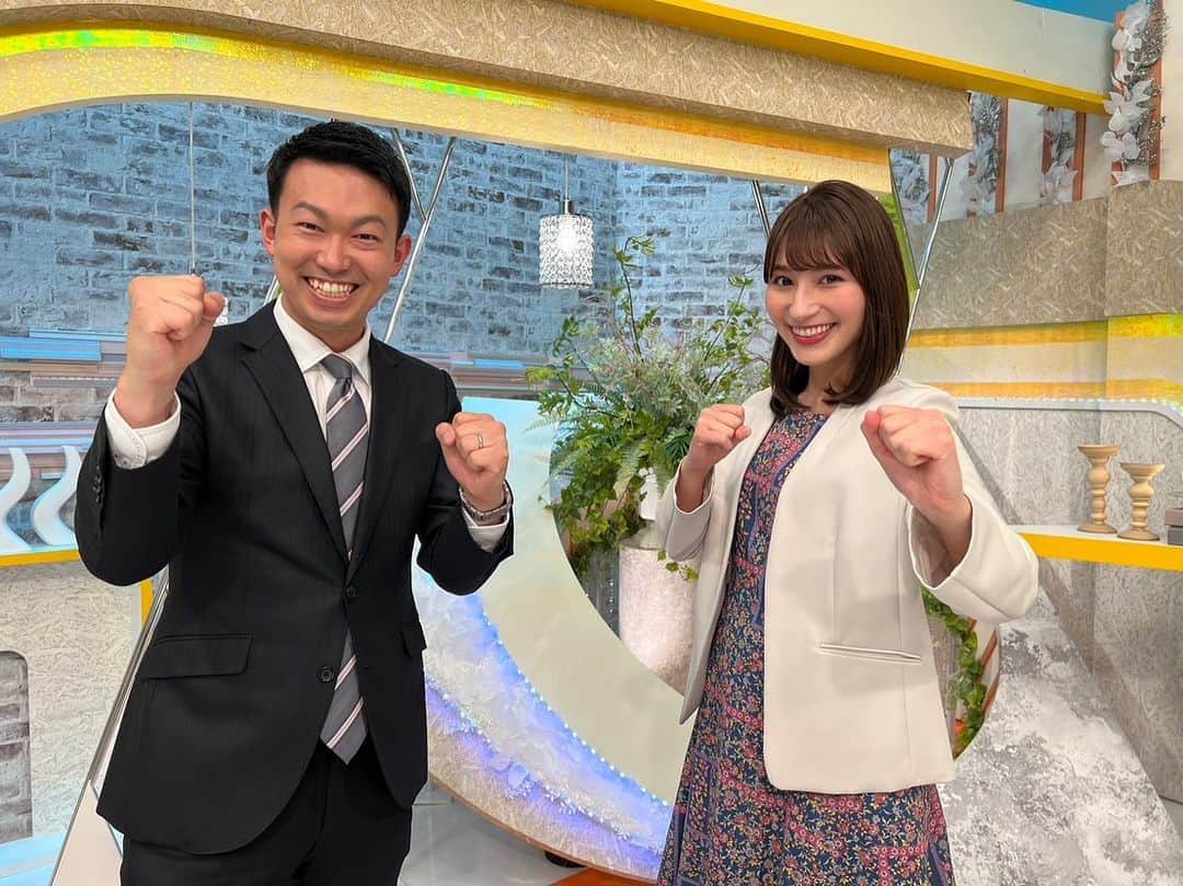 澤田愛美のインスタグラム：「.  昨日の放送後の写真📷  エンドトークで話題にあがりましたが 昨日はファイトの日でした❤️‍🔥  .   #ハレのちあした #ニュース #アナウンサー」