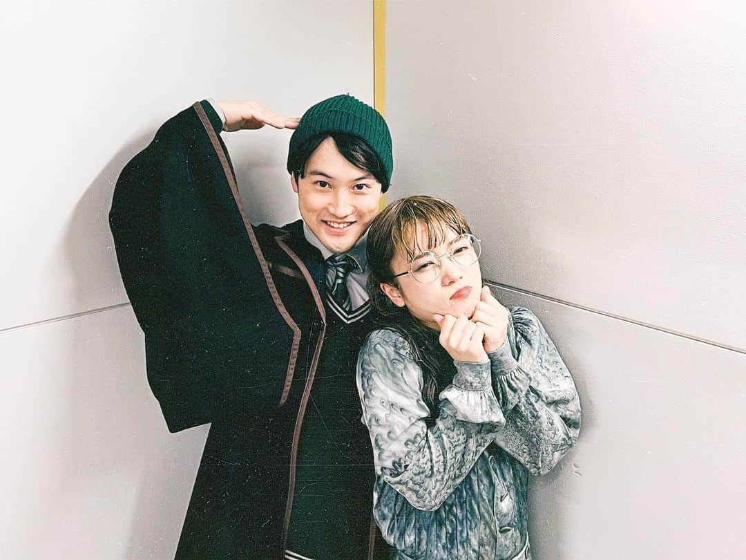 美山加恋のインスタグラム：「いじめっことは仲良くなれないのよ🤷‍♀️ふん。 . . . . さぁ今週も始まりました。 本日もマチソワありがとうございました☺︎ マートル、成仏まであと20回。  この期に及んで、 「もっとこうしたいな」がでてくる。掴めそうで掴めないものがなんかある。くそぅ。 正直これが楽しい。  #呪いの子 #舞台ハリポタ #harrypotter #cursedchild #クレイグバウカーjr」