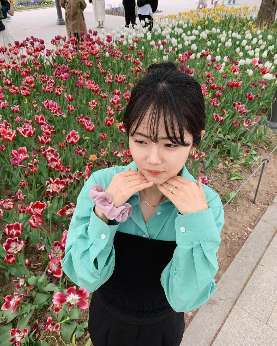 イ・ミナさんのインスタグラム写真 - (イ・ミナInstagram)「언제인지 모르는 서울나들이🫧🩷  사진찍을때 표정은 한결같은편,  윙크는 할줄모르는편🩵>_ㅇ삉🩵」5月11日 23時00分 - mina_world_