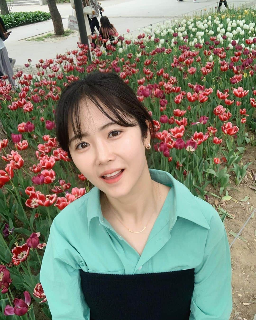 イ・ミナさんのインスタグラム写真 - (イ・ミナInstagram)「언제인지 모르는 서울나들이🫧🩷  사진찍을때 표정은 한결같은편,  윙크는 할줄모르는편🩵>_ㅇ삉🩵」5月11日 23時00分 - mina_world_