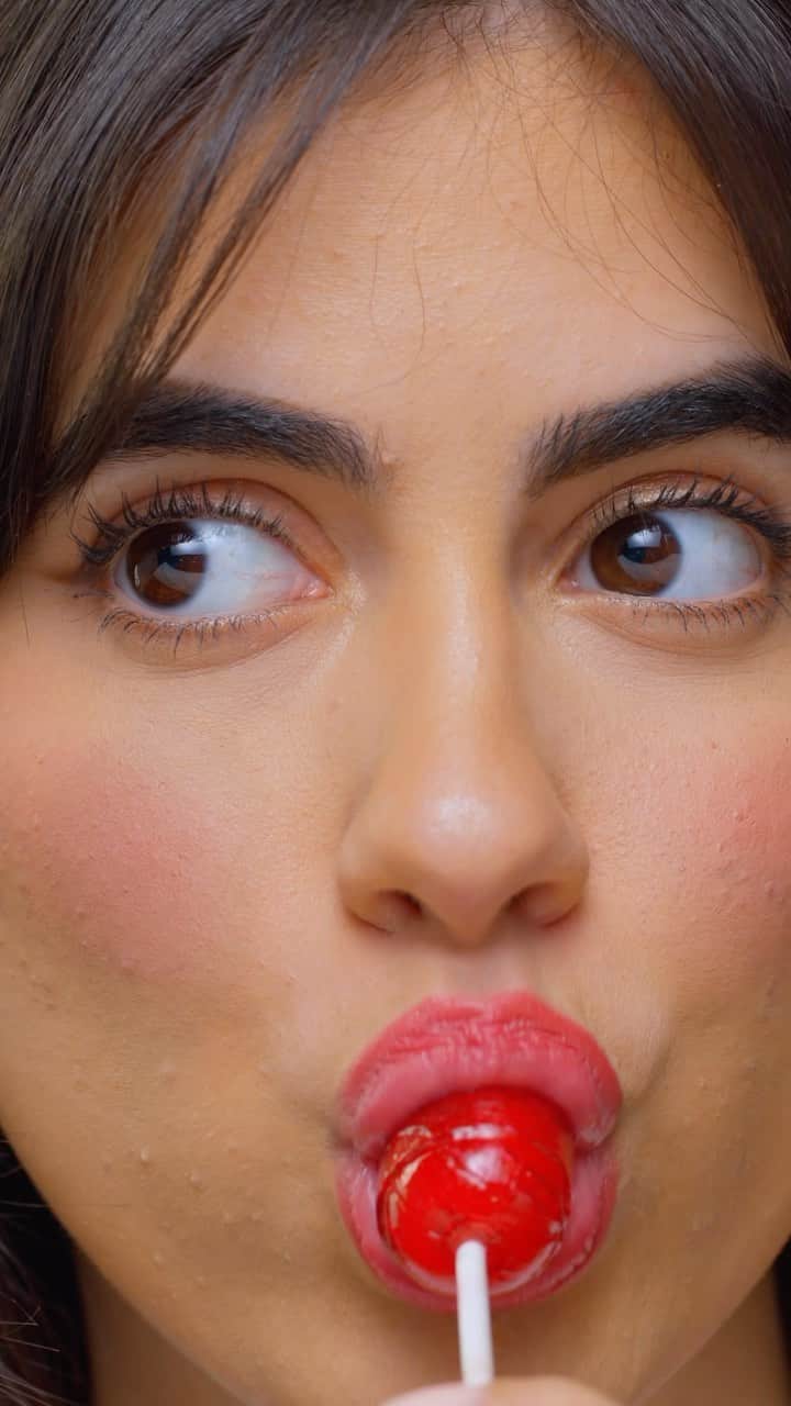 Benefit Cosmeticsのインスタグラム：「In a play-tint mood 🥰  Our pink-lemonade shade #playtint is a long wearing, smudge-proof lippie that feels comfy and lightweight 💖 Play up your lips with this tint!  #benefitcosmetics #makeup #beauty #glam #tint #liptint」