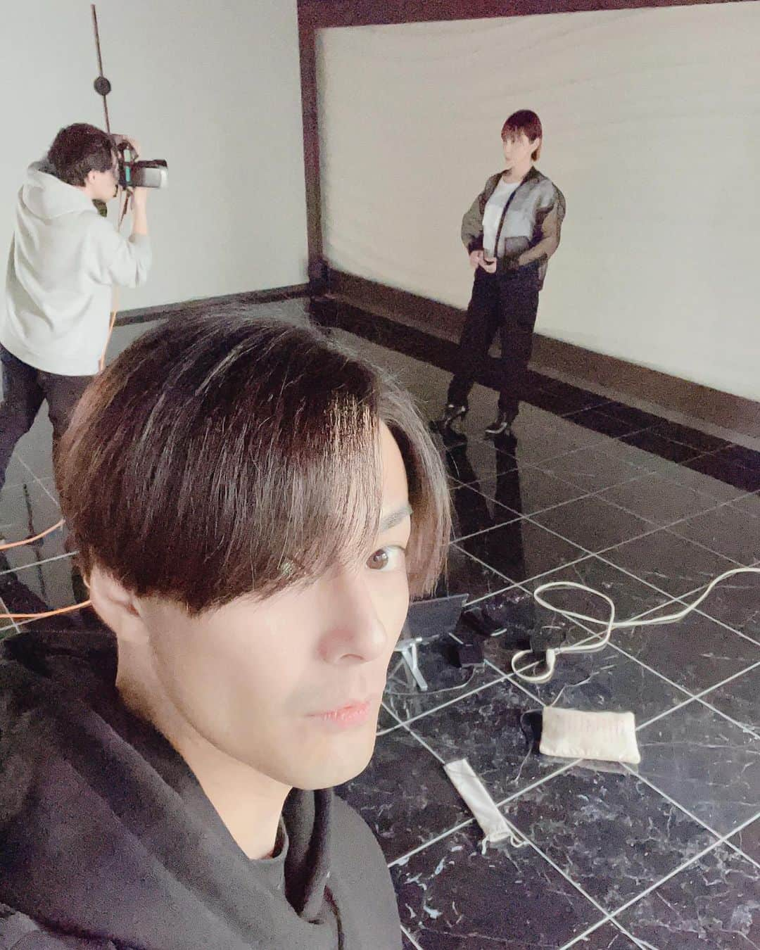 木村了さんのインスタグラム写真 - (木村了Instagram)「#アー写撮影  #この日はスタッフ #嫁のマネージャーになりそう  #ならんけどね #支えるけども」5月11日 23時01分 - r_k0923