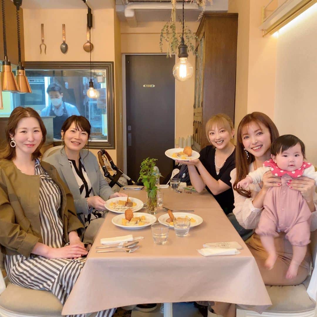 のインスタグラム：「・ 吉祥寺PARCO 1FにOpenした @styletable_kichijoji にお祝いに駆けつけた後は✨  楽しみにしていた @momento_italian で #veganlunch コースをいただきながらの情報交換会😋🌈  お料理絶品で お店居心地最幸で 楽しかったぁ🥳🎉✨  #室谷真由美 ちゃん @muroya_mayumi  @japan.vegansociety  @ayumidoi_collection  @styletable_kichijoji  @yoriko_sustainablebeauty_life   ヴィーガンレストラン情報 @veganjapan_restaurant  ・ ・ ・ ・ ・ ・ ・ 一般社団法人MwM Japan 代表理事　山田まりや  〜子供たちには人格形成が育まれる大事な時期に 心と身体に沢山の愛と栄養を届けてあげたい、 母子ともに心豊かに暮らせるシステムを作ることが目標です 🌈〜  #一般社団法人  #mwmjapan  @mwmjapan613  #代表  #山田まりや  #チャリティーブランド @lino_rima_official   #オリジナルブランド #mariyaschoice  #大豆ヌードル #大豆ミート #大豆オイル #プロフィールからサイトへ飛べます 🧡 #溶かして使う洗剤シリーズ #sdgs #eco #サスティナブル #プラスチックフリー ・ ・ #vegan #pldntbased #vegantokyo#japanesevegan #ヴィーガン #プラントベース #プラントベースフード #ヴィーガンレストランガイドブック #ヴィーガンランチ  #サスティナブル #moment #吉祥寺ヴィーガン」
