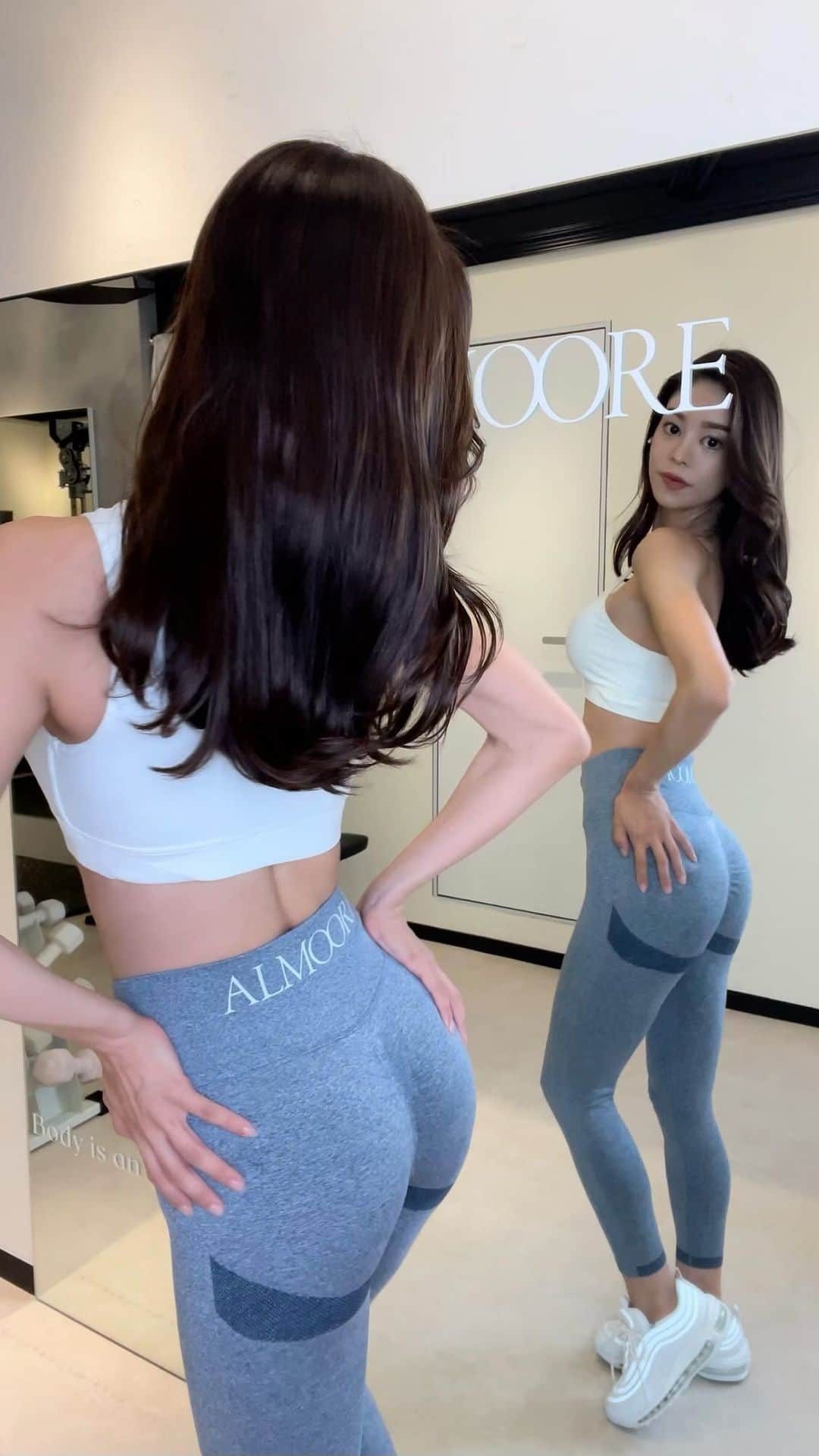 大柳麻友のインスタグラム：「⁡ ⁡ ALMOORE GYMでは 細かくお客様の目標をヒアリングし 全力でボディメイクのサポートをお手伝いさせて頂きます🏋️‍♀️ ⁡ ボディメイクの成功への鍵は •普段の生活習慣や食事を一度見直す •正しいフォームでの筋トレ •モチベーションの継続 が1番、重要になっていきます ⁡ まずはパーソナルが１番の近道！ 大柳のトレーニング希望の方はこちらまでDMお願いします💌 ⁡ @almoore_gym   #workout #fitness #training #diet #筋トレ」