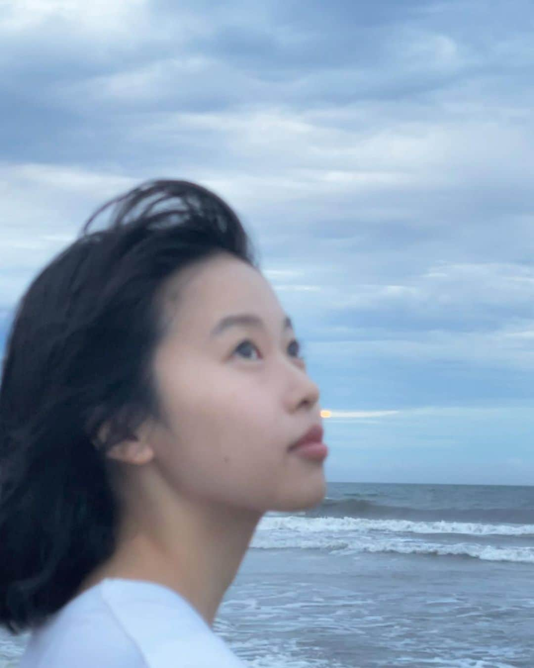 東咲月さんのインスタグラム写真 - (東咲月Instagram)「🌊☀︎☁️ sea,saw,seen」5月11日 23時11分 - satsukiiazuma