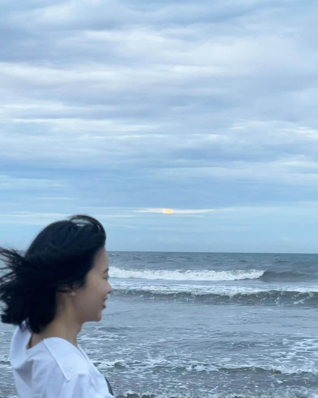 東咲月さんのインスタグラム写真 - (東咲月Instagram)「🌊☀︎☁️ sea,saw,seen」5月11日 23時11分 - satsukiiazuma