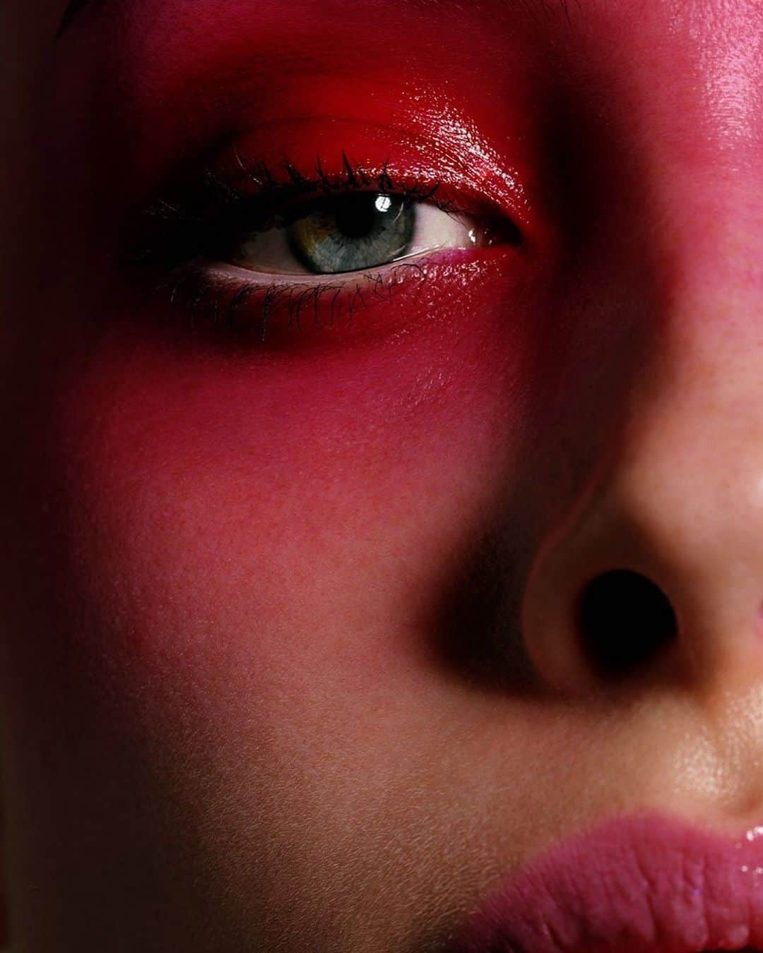 ValGarlandのインスタグラム：「Custom Coloured Eye? ✅✅✅✅  @richardbush1   #ValGarland」